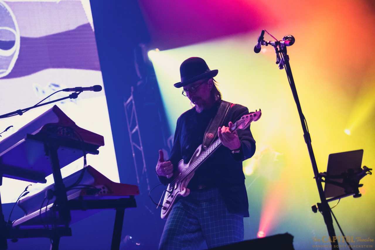 Pm Primus Primus Send in the Clowns and Debut Oysterhead’s “Shadow of a Man ...